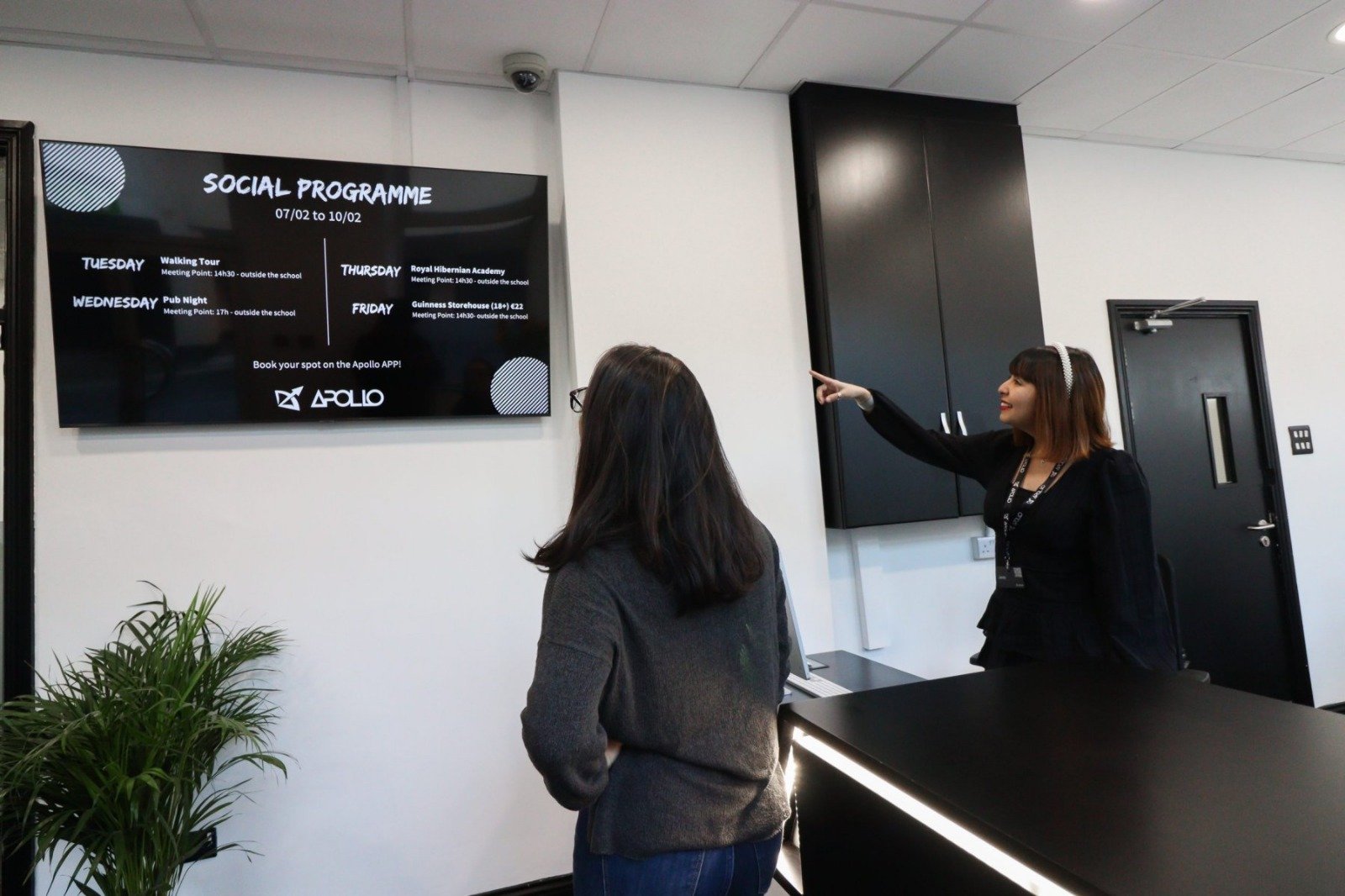 مركز أبولو للغات